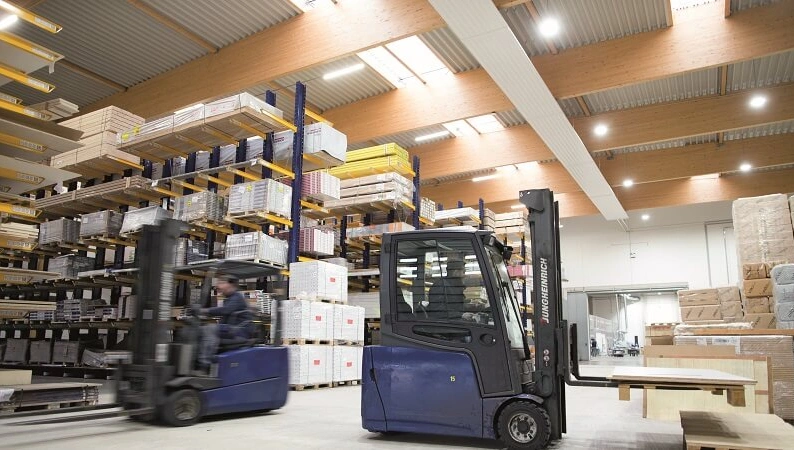 Viele Produkte sind direkt ab Lager verf&uuml;gbar und kurzfristig lieferbar.