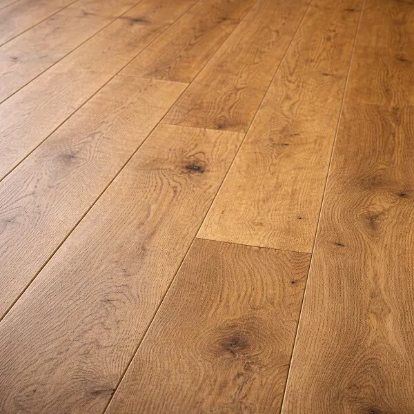 \\192.168.193.69\shop\Fu&szlig;boden\Parkettboden\Eigenmarke\PB_Eiche_rustikal_Plaza_01.jpg