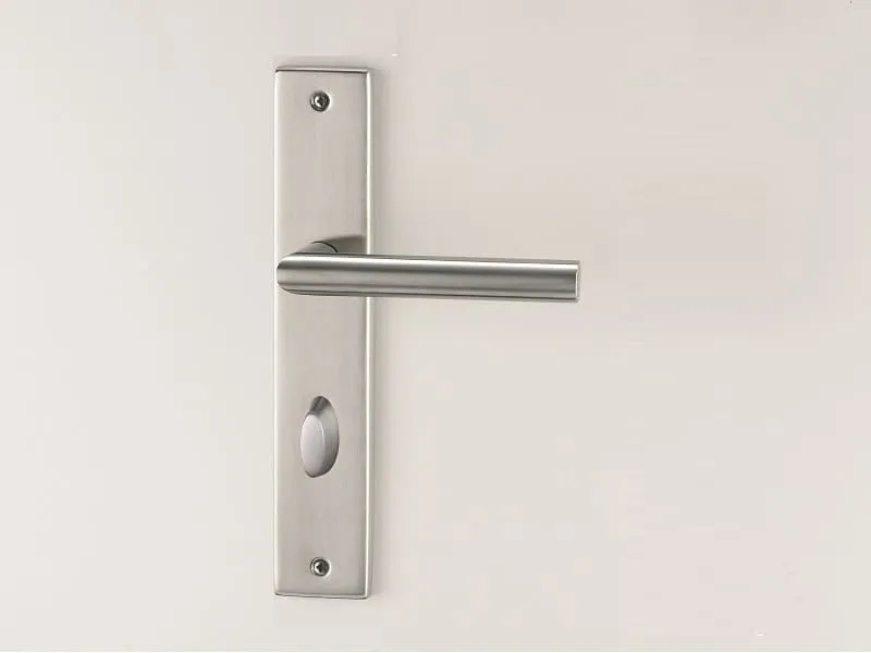 \\192.168.193.69\Shop\T&uuml;ren\Zubeh&ouml;r\Langschild-Garnituren\Griffwerk Modell Lucio\Griffwerk_Lucio_WC_ls_em.jpg