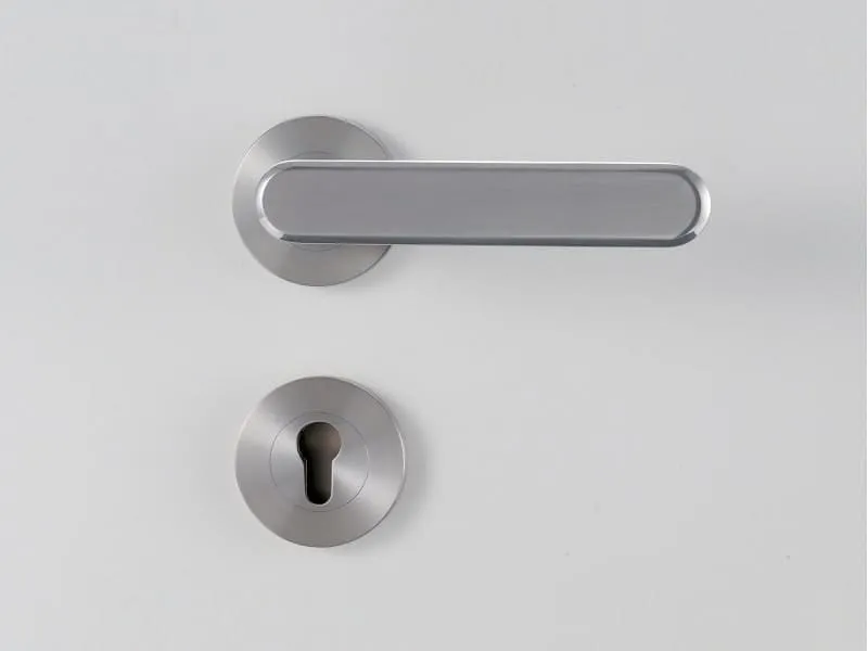 \\192.168.193.69\Shop\T&uuml;ren\Zubeh&ouml;r\T&uuml;rgarnituren\Griffwerk Modell Remote\Pb_Griffwerk_Dr&uuml;ckergarnitur_Remote_PZ_Kaschmirgrau.jpg